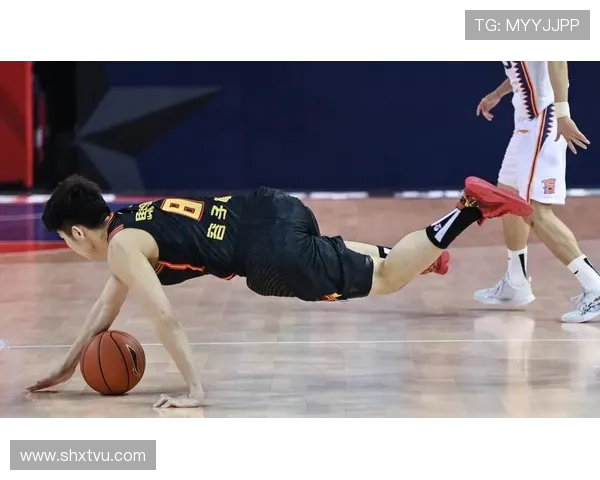 上海久事主场激战深圳马可波罗巅峰对决再掀CBA新赛季激情风暴